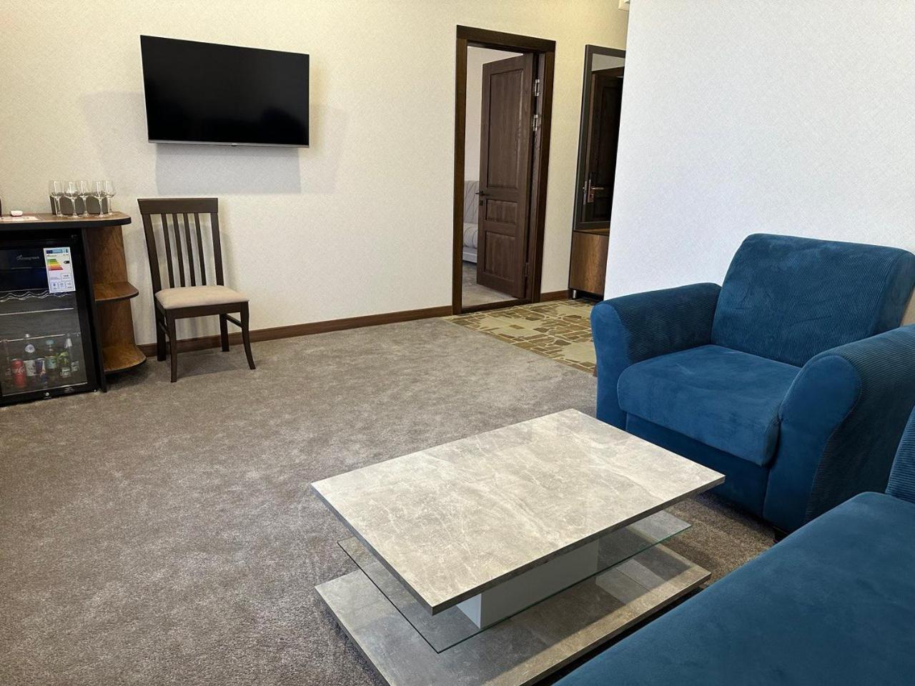 Grand Way Hotel Тараз Екстериор снимка