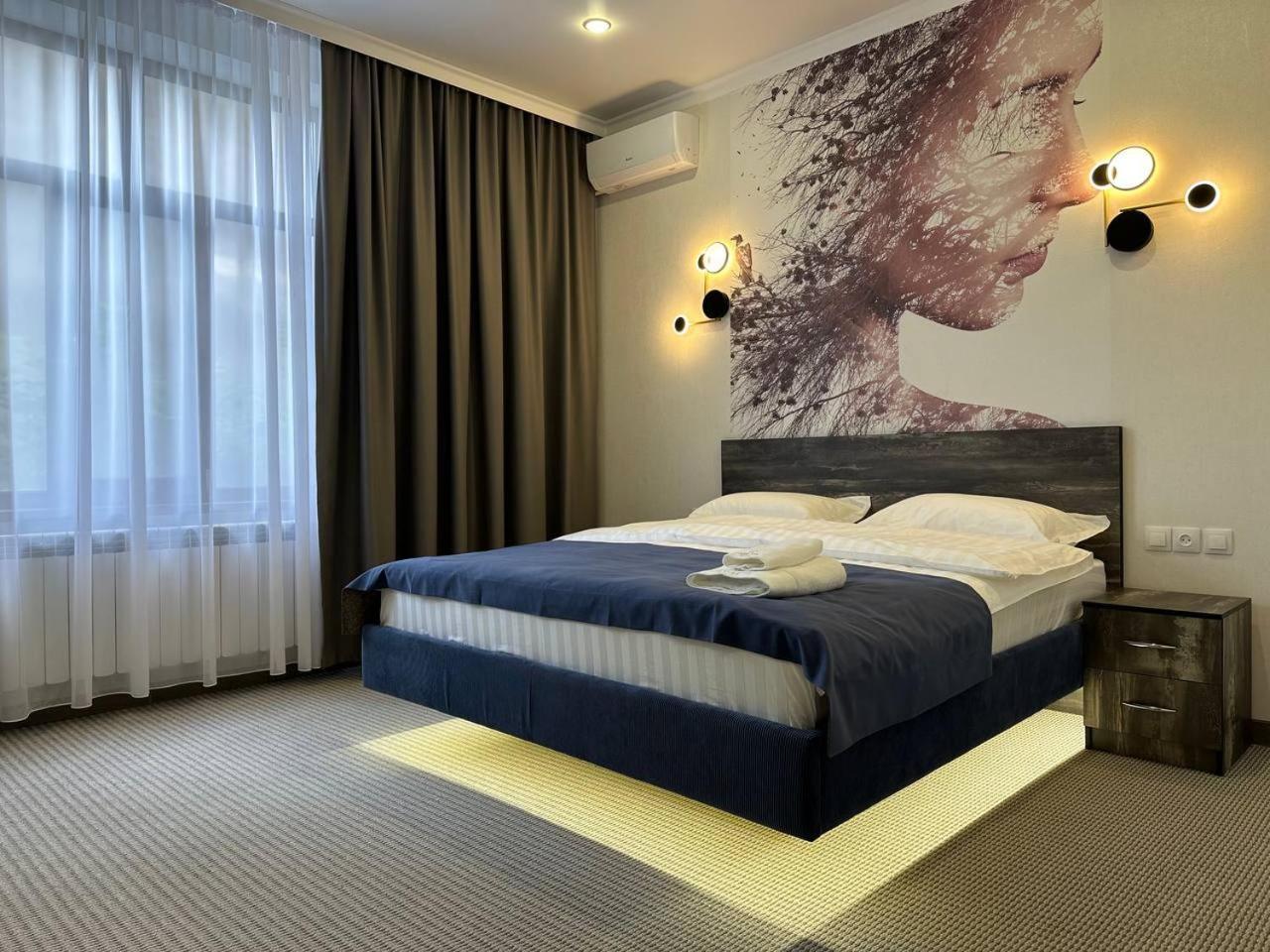 Grand Way Hotel Тараз Екстериор снимка