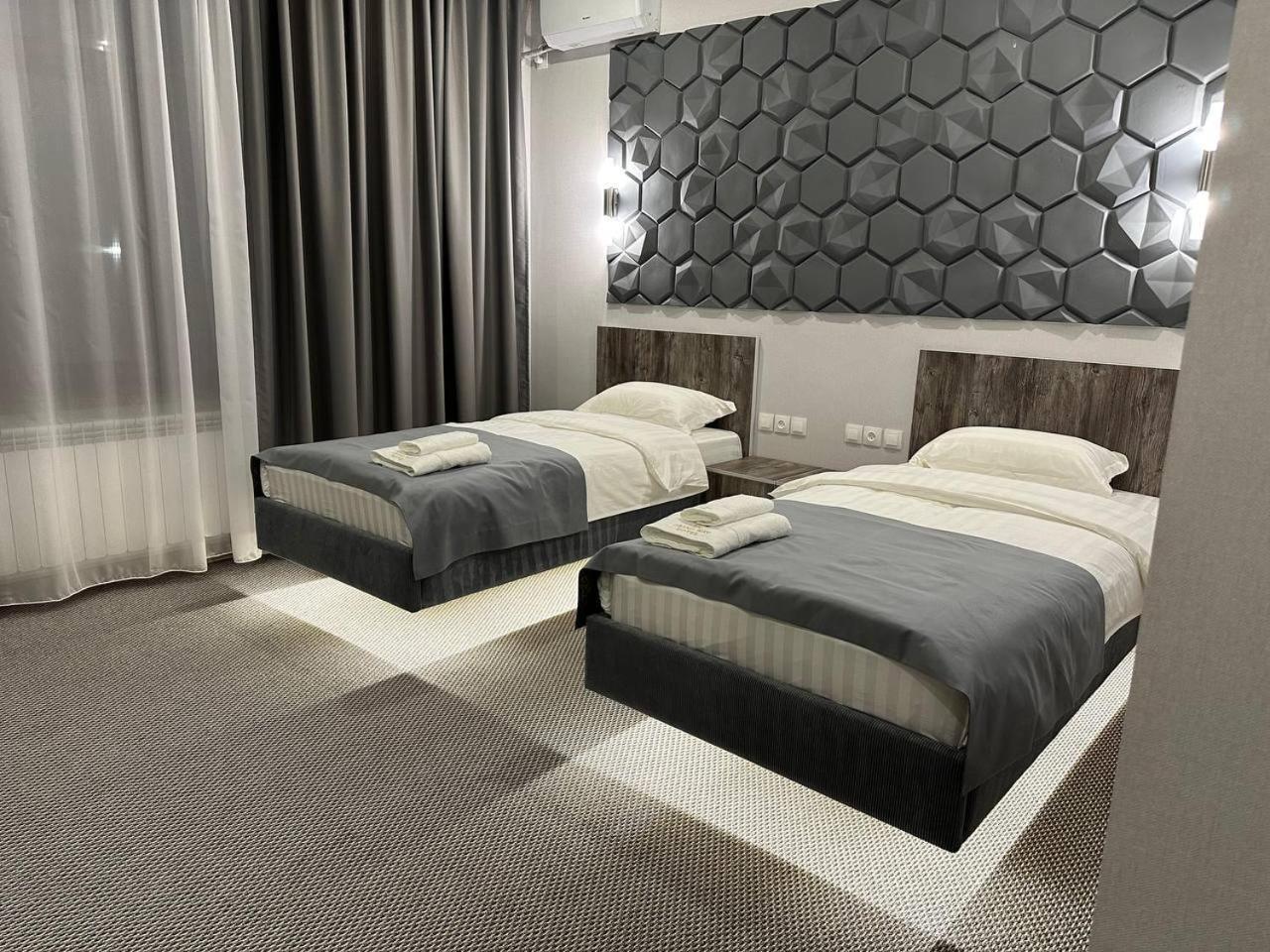 Grand Way Hotel Тараз Екстериор снимка