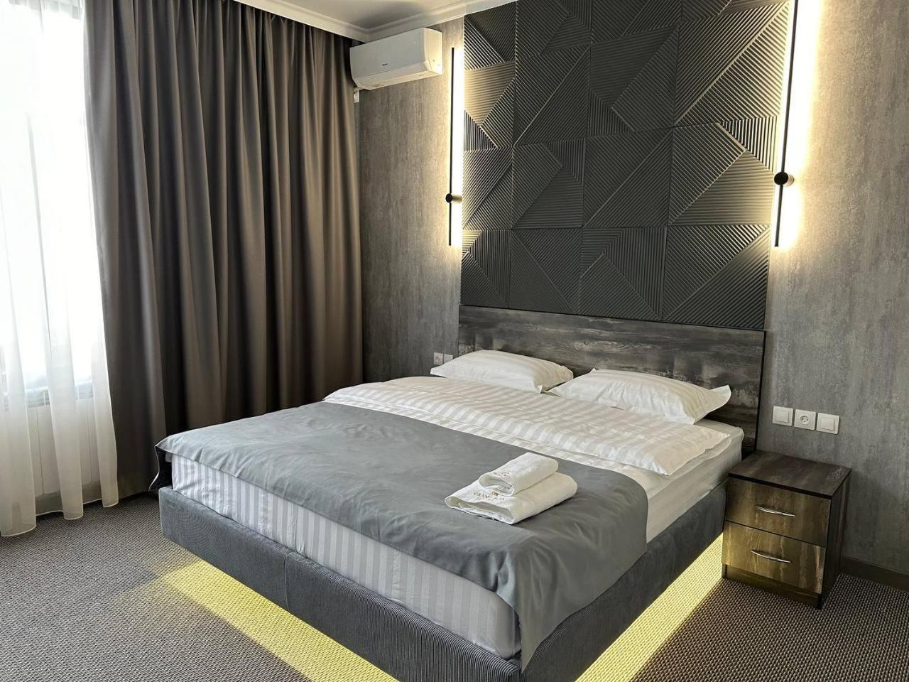 Grand Way Hotel Тараз Екстериор снимка