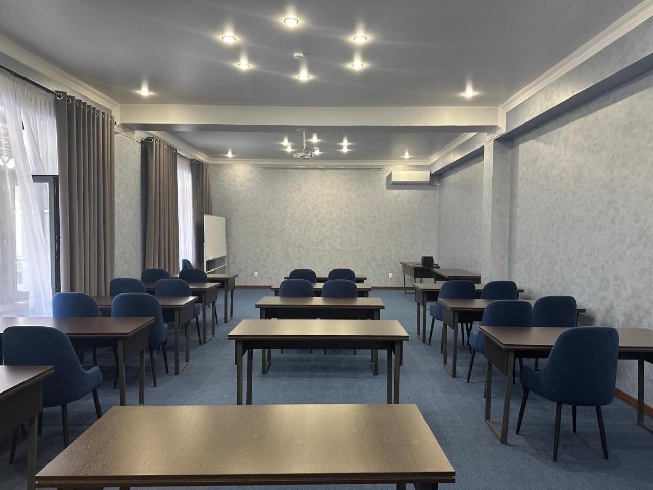 Grand Way Hotel Тараз Екстериор снимка